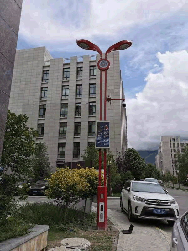 西藏智慧灯杆现场项目实拍图